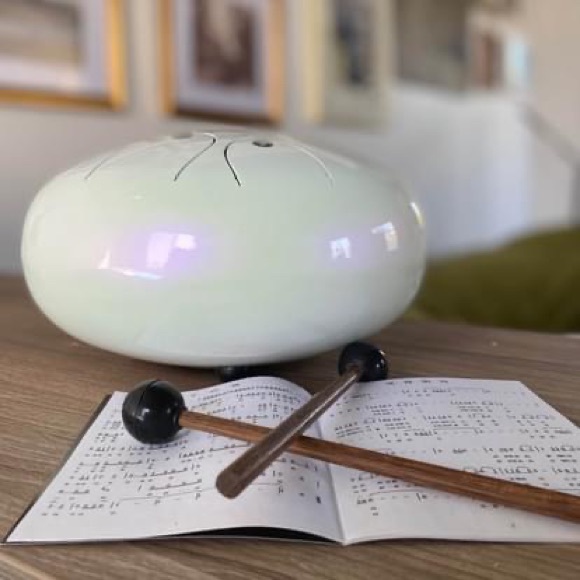 Steel Tongue Hand Drum Iridescent White - Picture 3 of 8